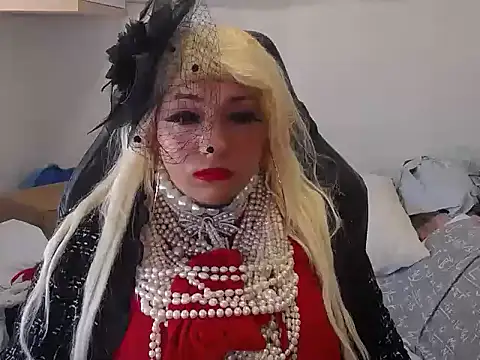 VanesaCrossic online show from May 23, 2026, 10:08 am
