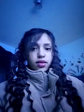 BellaChiquis  online show from December 21, 2025, 7:48 am