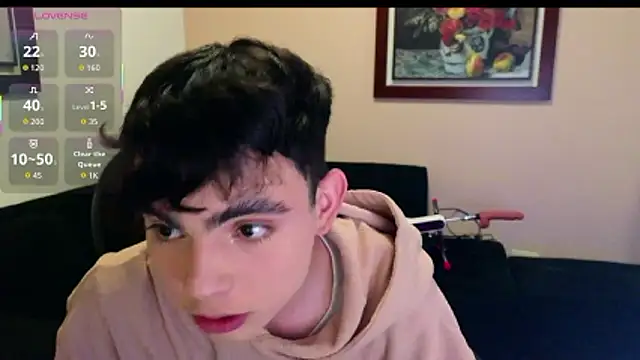 petitegigant33 online show from November 4, 2025, 12:32 am