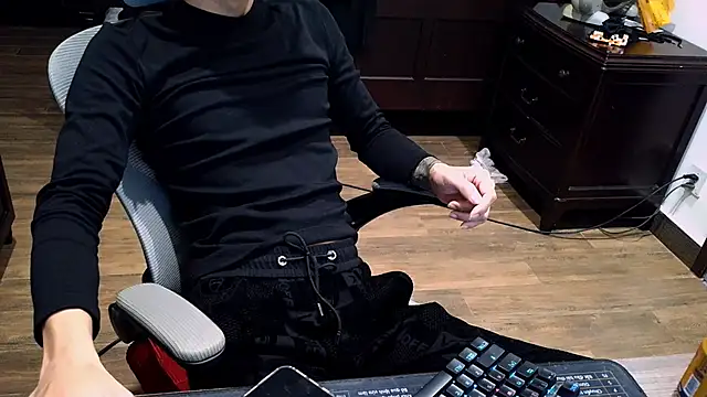  lulu9999  online show from December 14, 2025, 2:55 pm