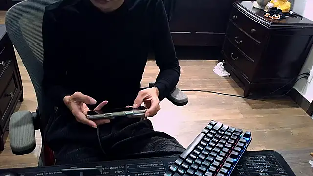  lulu9999  online show from December 15, 2025, 6:23 pm