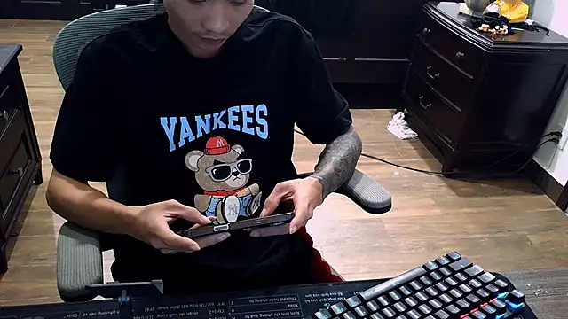  lulu9999  online show from December 16, 2025, 3:17 pm