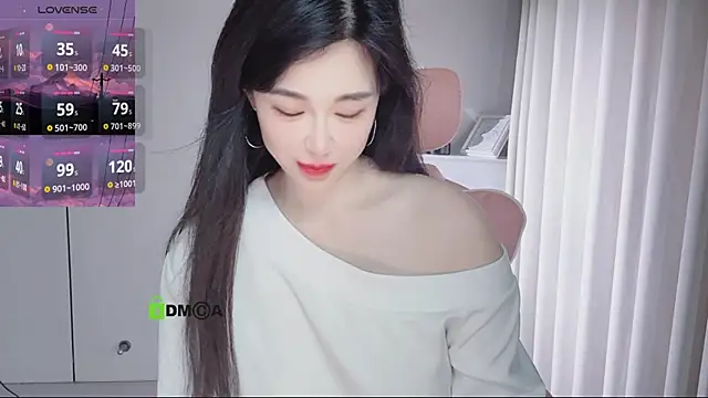Snapshot of YunShan-33 chatting on May 22, 2026, 4:19 am YunShan-33 online show from May 22, 2026, 4:19 am