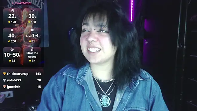 Snapshot of Jessie__wild chatting on November 17, 2025, 12:33 pm Jessie wild online show from November 17, 2025, 12:33 pm