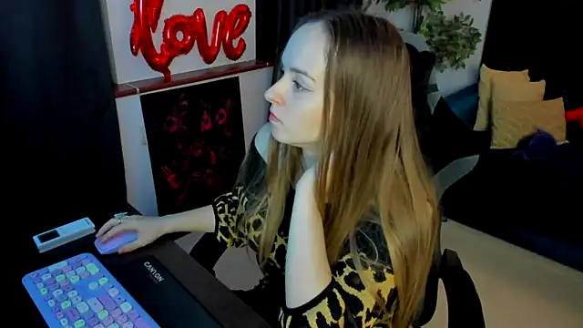 Snapshot of MollyMazer chatting on November 27, 2025, 7:10 am MollyMazer online show from November 27, 2025, 7:10 am