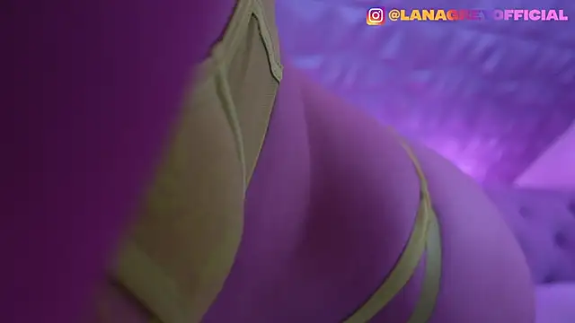 Snapshot of Lana-Grey chatting on November 27, 2025, 9:39 pm Lana-Grey online show from November 27, 2025, 9:39 pm