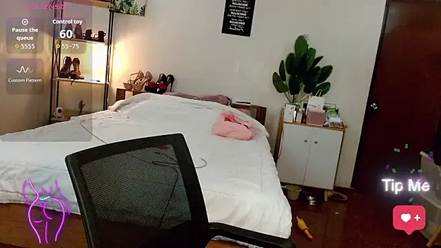 Snapshot of Lolitaloove69 chatting on November 15, 2025, 6:04 pm Lolitaloove69 online show from November 15, 2025, 6:04 pm