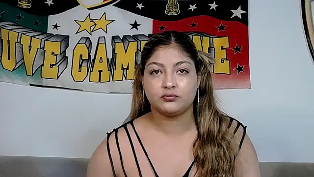 CinnaMorenaa online show from November 10, 2025, 7:07 am