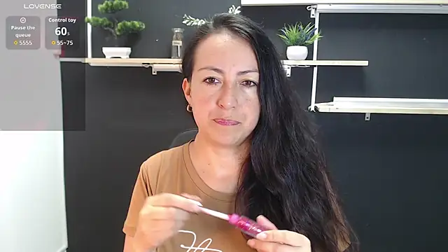 Lauryn Jones online show from May 19, 2026, 6:03 pm