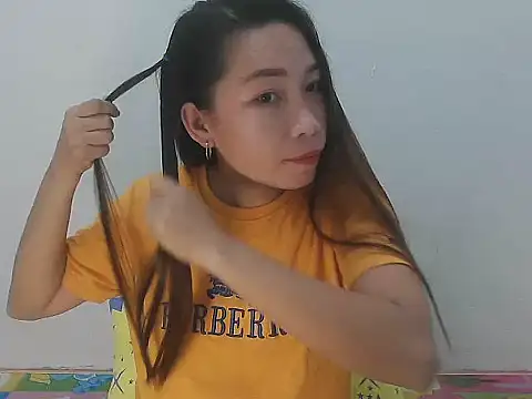 Snapshot of Wild_hot_Lyn chatting on November 23, 2025, 4:29 pm Wild hot Lyn online show from November 23, 2025, 4:29 pm