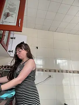 Engel fiiree online show from November 4, 2025, 1:32 pm