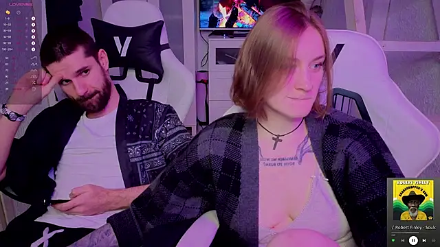 Snapshot of RetroMarie chatting on November 23, 2025, 8:08 pm RetroMarie online show from November 23, 2025, 8:08 pm