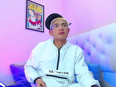 bad boy hottx online show from November 11, 2025, 7:30 am