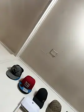 Elpichulotote20 online show from November 3, 2025, 2:24 am