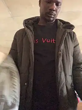 Snapshot of Ndodemnyama@xh chatting on December 18, 2025, 7:36 am Ndodemnyamaxh online show from December 18, 2025, 7:36 am