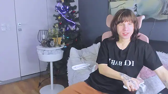 Snapshot of CutieKai_ chatting on January 12, 2026, 10:15 pm CutieKai online show from January 12, 2026, 10:15 pm