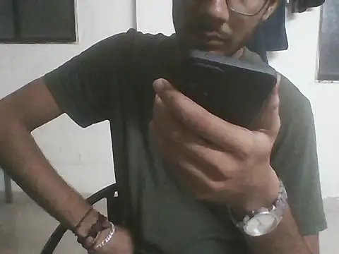 Snapshot of Bull_Dick_69 chatting on May 6, 2026, 5:07 pm Bull Dick 69 online show from May 6, 2026, 5:07 pm