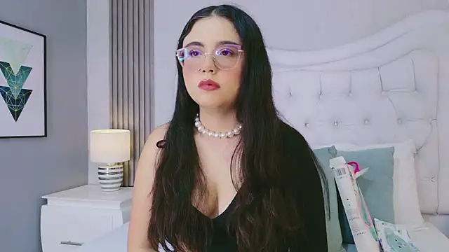 ScarlettPetrova online show from May 27, 2026, 11:29 am