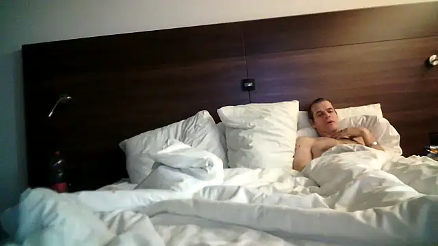 paulus52 online show from November 8, 2025, 6:57 am