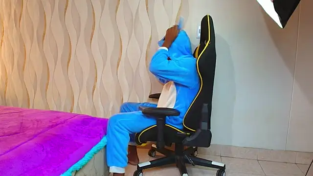 Boy savoy online show from November 10, 2025, 7:24 pm