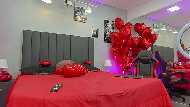 kendra london online show from February 12, 2026, 11:16 am