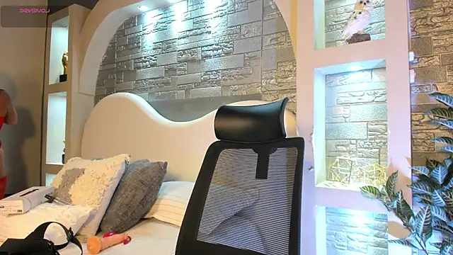 Karla 61 online show from November 9, 2025, 8:07 pm