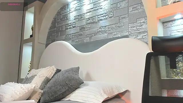 Karla 61 online show from November 14, 2025, 7:34 pm