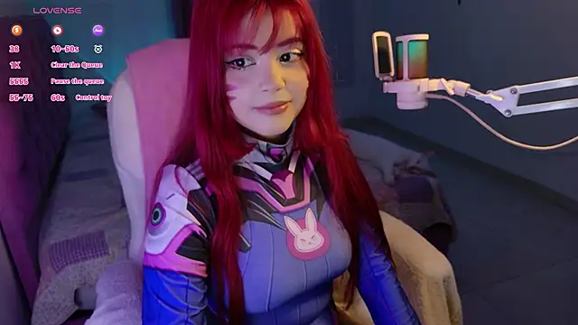 Snapshot of EmillieX chatting on November 9, 2025, 11:25 pm EmillieX online show from November 9, 2025, 11:25 pm