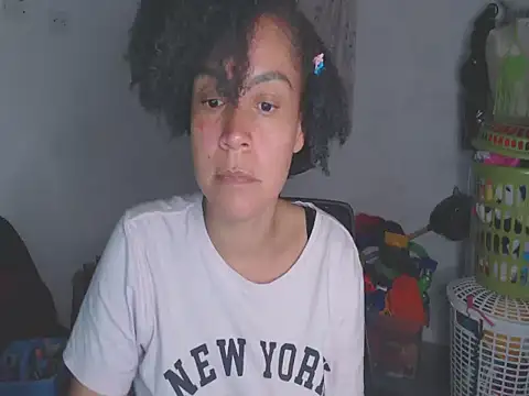 shayna cute online show from May 15, 2026, 2:29 am