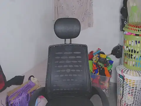 shayna cute online show from May 16, 2026, 12:18 am
