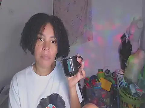 shayna cute online show from May 27, 2026, 1:57 am