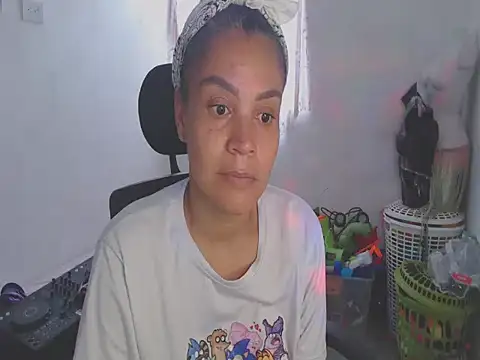 shayna cute online show from May 27, 2026, 8:28 pm