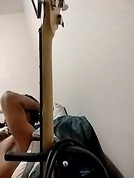 m8je online show from November 15, 2025, 5:38 am