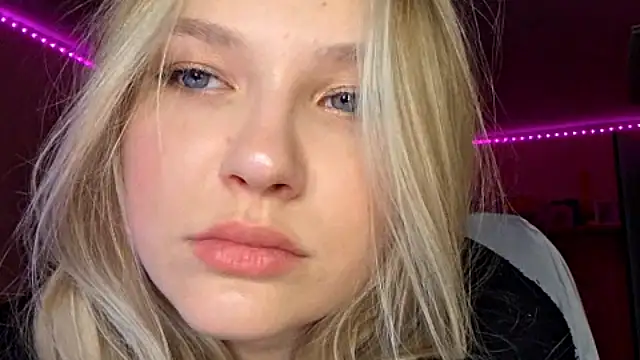 KarinRobertson online show from January 18, 2026, 5:06 pm