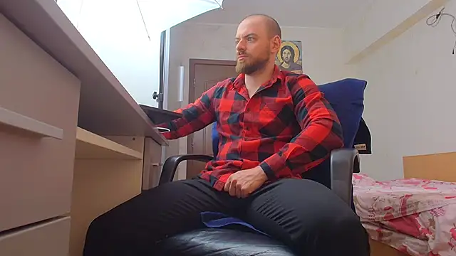 Snapshot of Ryanstone_ chatting on May 2, 2026, 3:44 am Ryanstone online show from May 2, 2026, 3:44 am