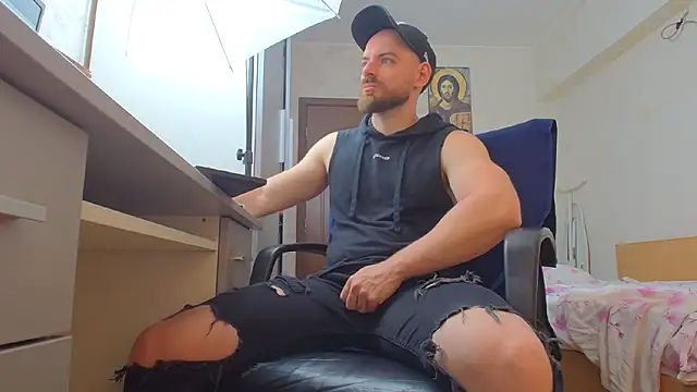 Snapshot of Ryanstone_ chatting on May 22, 2026, 4:52 am Ryanstone online show from May 22, 2026, 4:52 am