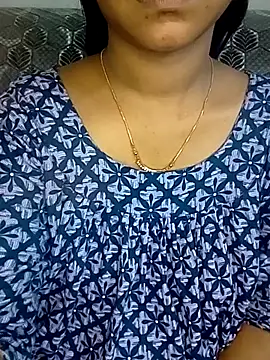 Neha533 online show from April 13, 2026, 4:23 pm