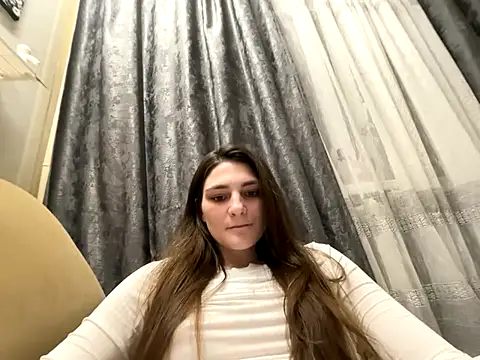 HelgaMun online show from November 13, 2025, 5:56 pm