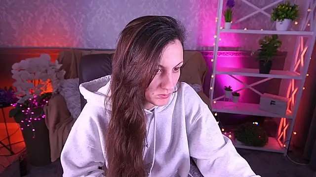 ZafiraMoonn online show from February 10, 2026, 1:48 pm