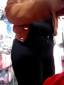 camimar23 online show from November 28, 2025, 4:31 pm