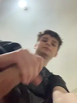 Snapshot of zackdelfon chatting on November 30, 2025, 9:30 pm zackdelfon online show from November 30, 2025, 9:30 pm