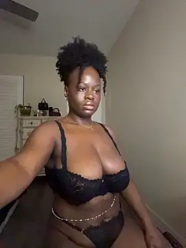 ladiosa selene online show from February 18, 2026, 11:44 pm