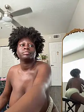 ladiosa selene online show from April 6, 2026, 8:10 pm