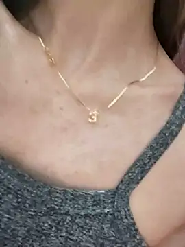 Melzinhasweet online show from November 24, 2025, 9:14 pm