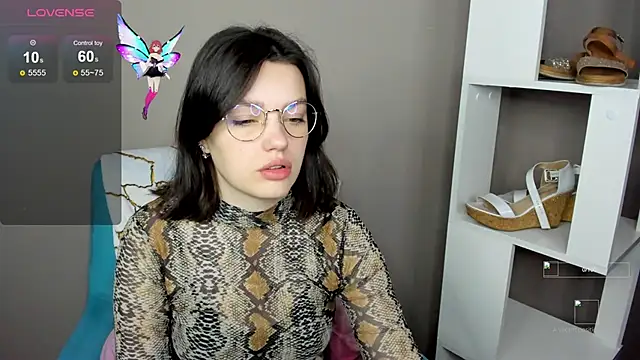 Karina Kellyy online show from November 17, 2025, 2:28 am