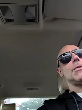 casalhottuga online show from November 11, 2025, 4:40 pm