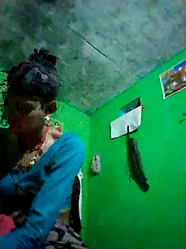 Jooli cuty online show from June 3, 2026, 4:23 pm
