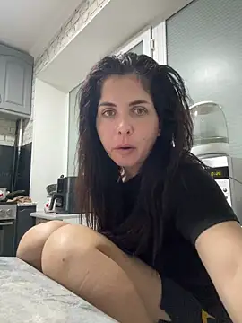 AmandaMartinezz online show from November 14, 2025, 9:13 pm