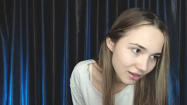 LeenaPuita online show from January 5, 2026, 5:27 pm