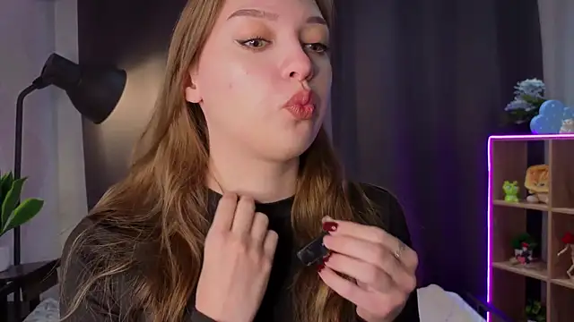 JanelKutz online show from November 15, 2025, 5:27 am